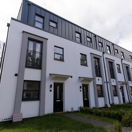 The Broad Oaks Villa Solihull Exterior photo